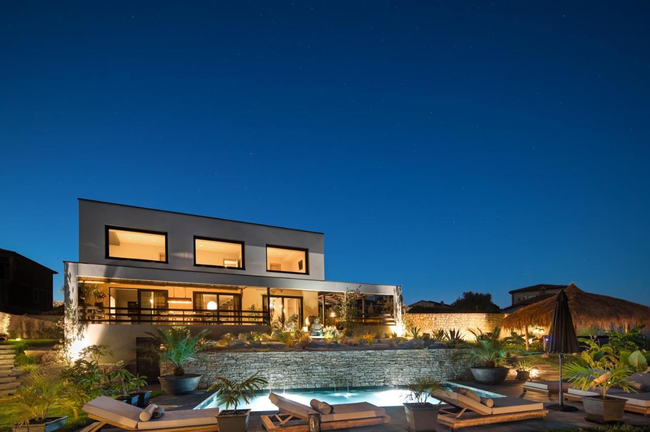 Villa Merapi Sveti Lovreč Pazenatički Esterno foto