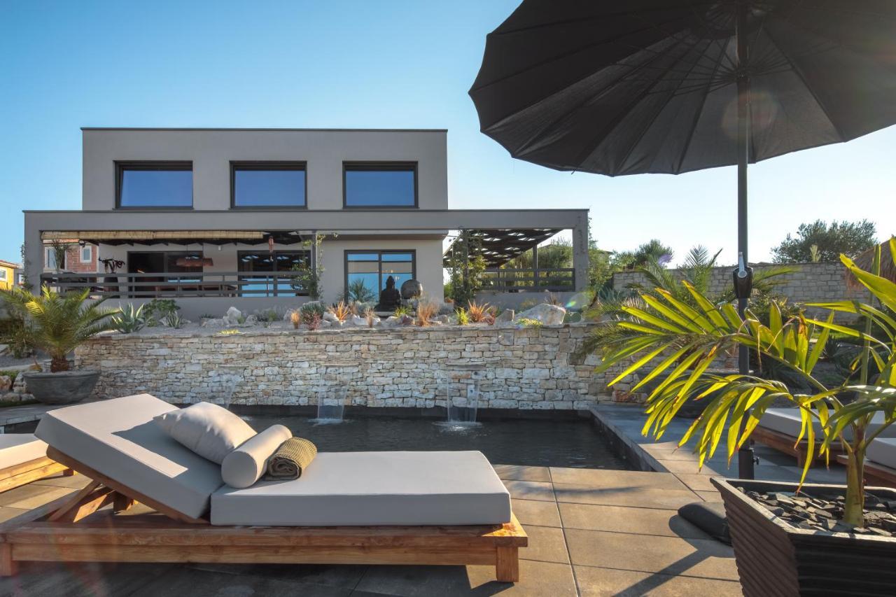 Villa Merapi Sveti Lovreč Pazenatički Esterno foto